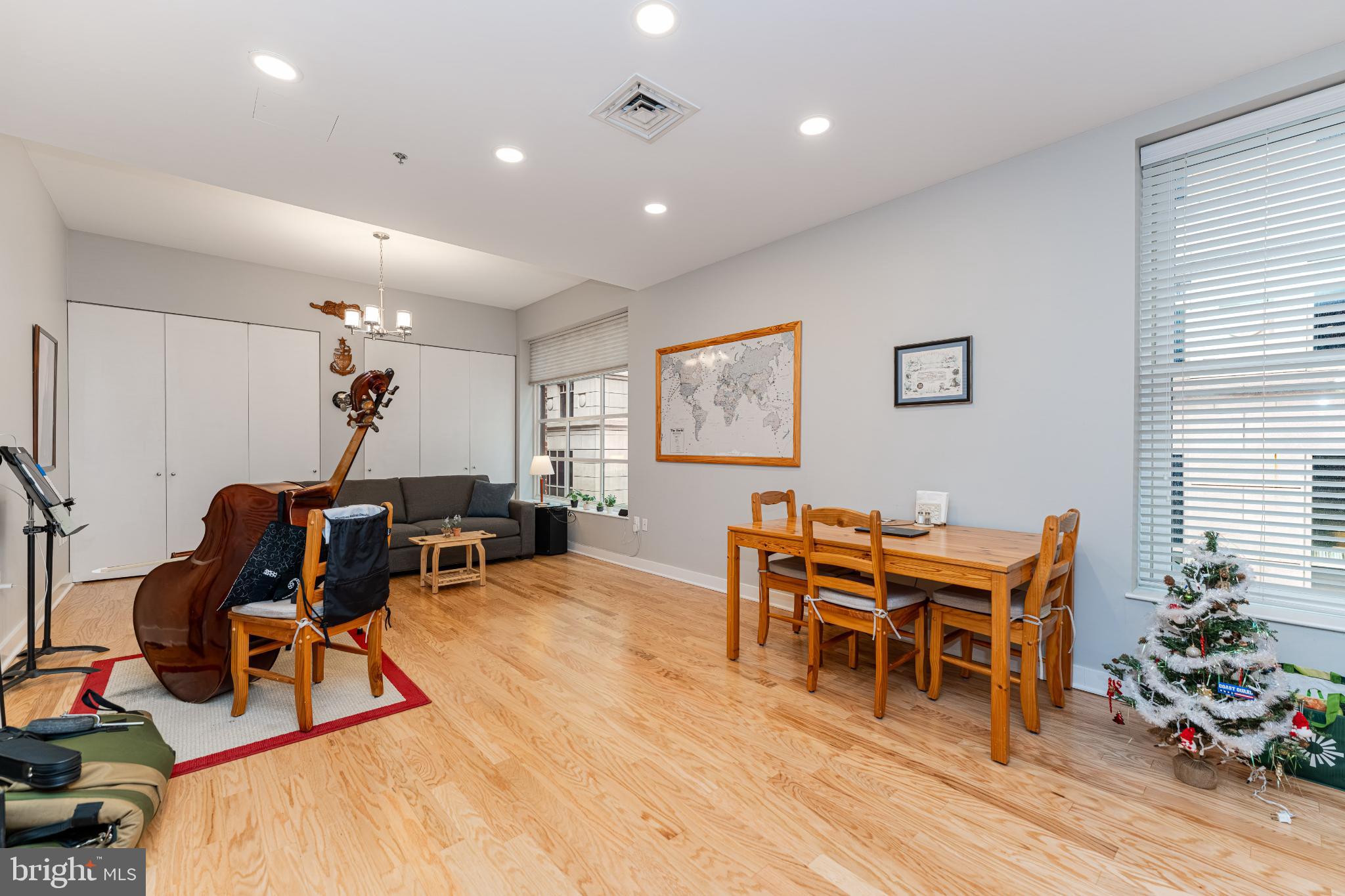 675 E Street Northwest, Unit 350 Washington, DC 20004 - Photo 5 of 20 Bright and inviting open living space.