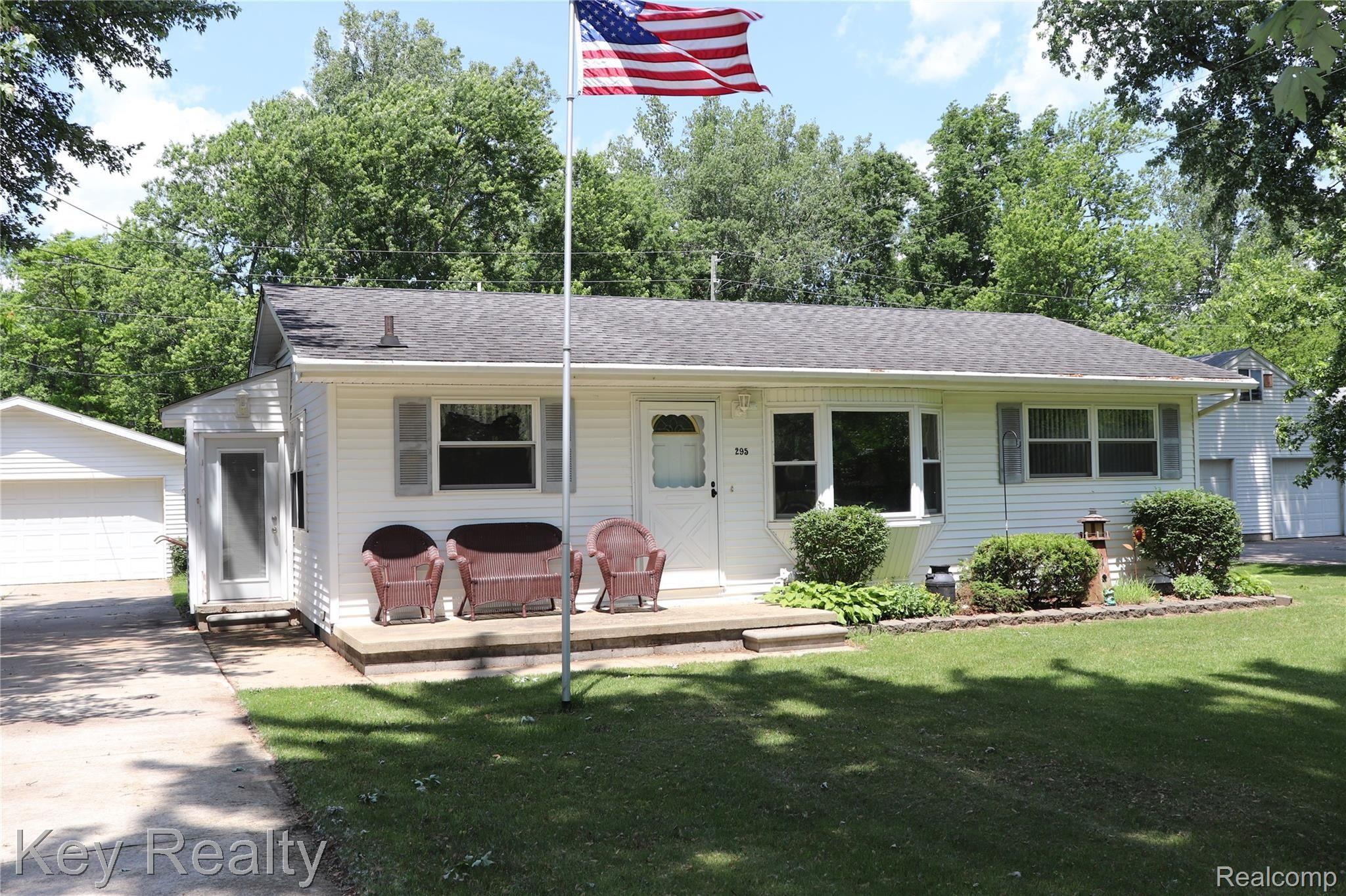 295 Carleton Rockwood Road Carleton, MI 48117 - Photo 1 of 19 IMG_0339.JPG