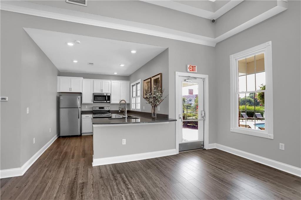 1296 Shadow Ridge Road Indianapolis, IN 46280 - Photo 36 of 38 Gallery Image 36