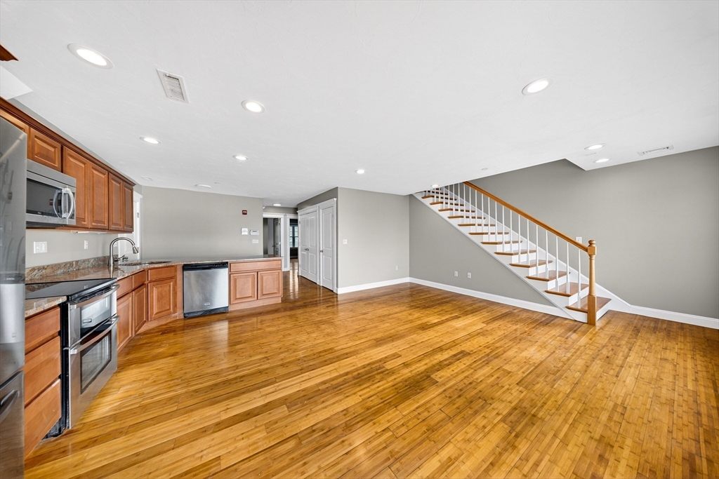 271 Draper Street, Unit 4 Fall River, MA 02724 - Photo 9 of 28