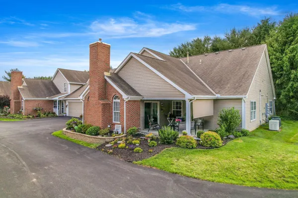 $299,000 | 905 Shelbourne Place, Newark, OH 43055
