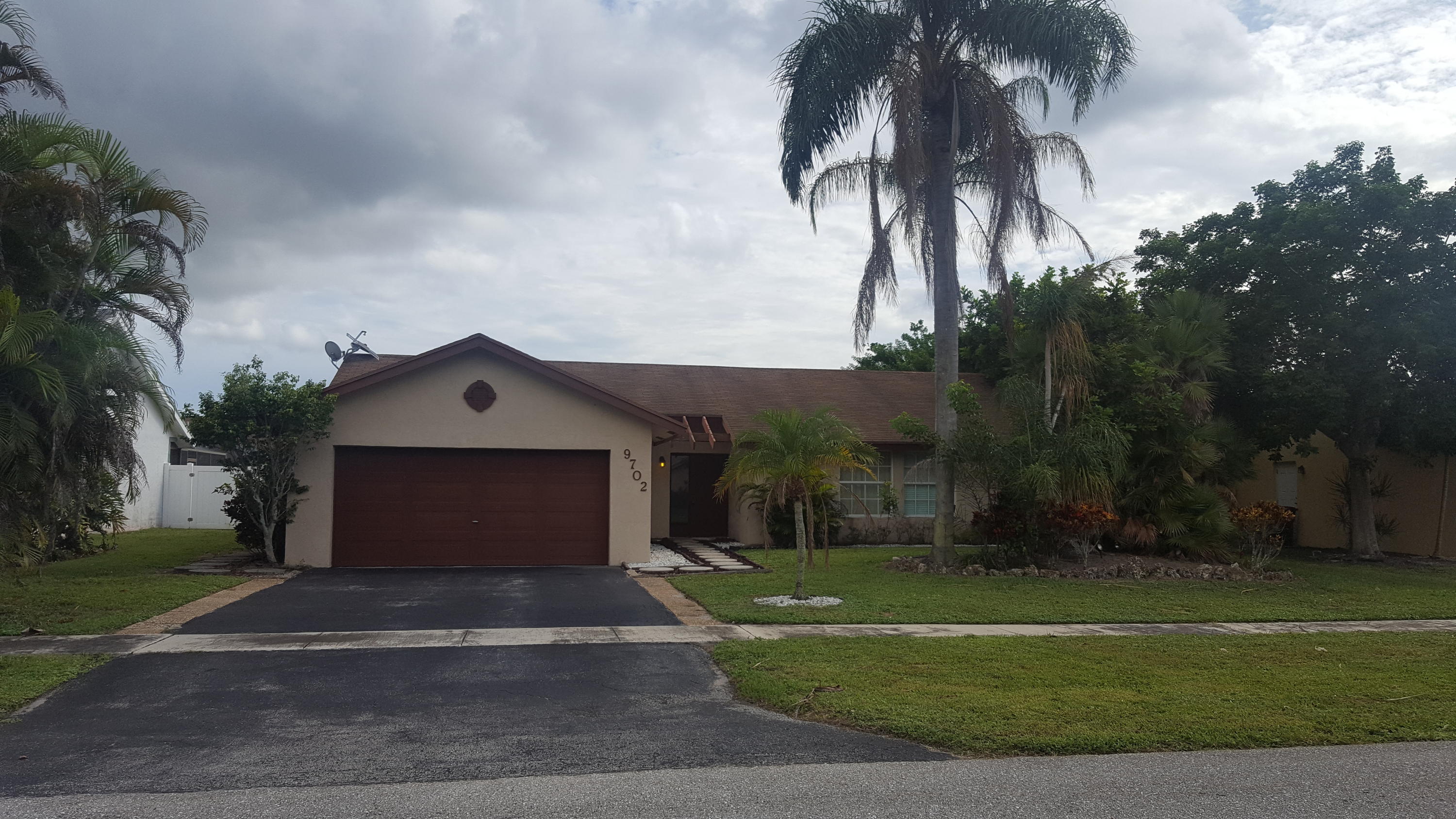9702 Nevada Place Boca Raton, FL 33434 - Photo 3 of 18 Front