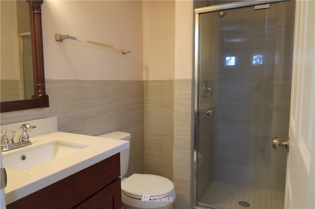 18656 129th Place Southeast Renton, WA 98058 - Photo 12 of 20 Gallery Image 12