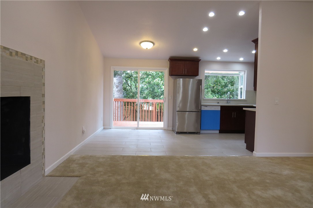 18656 129th Place Southeast Renton, WA 98058 - Photo 4 of 20 Gallery Image 4