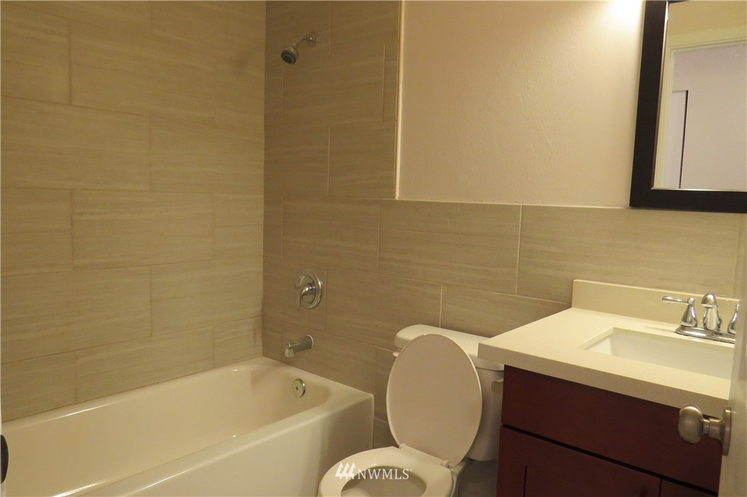 18656 129th Place Southeast Renton, WA 98058 - Photo 8 of 20 Gallery Image 8
