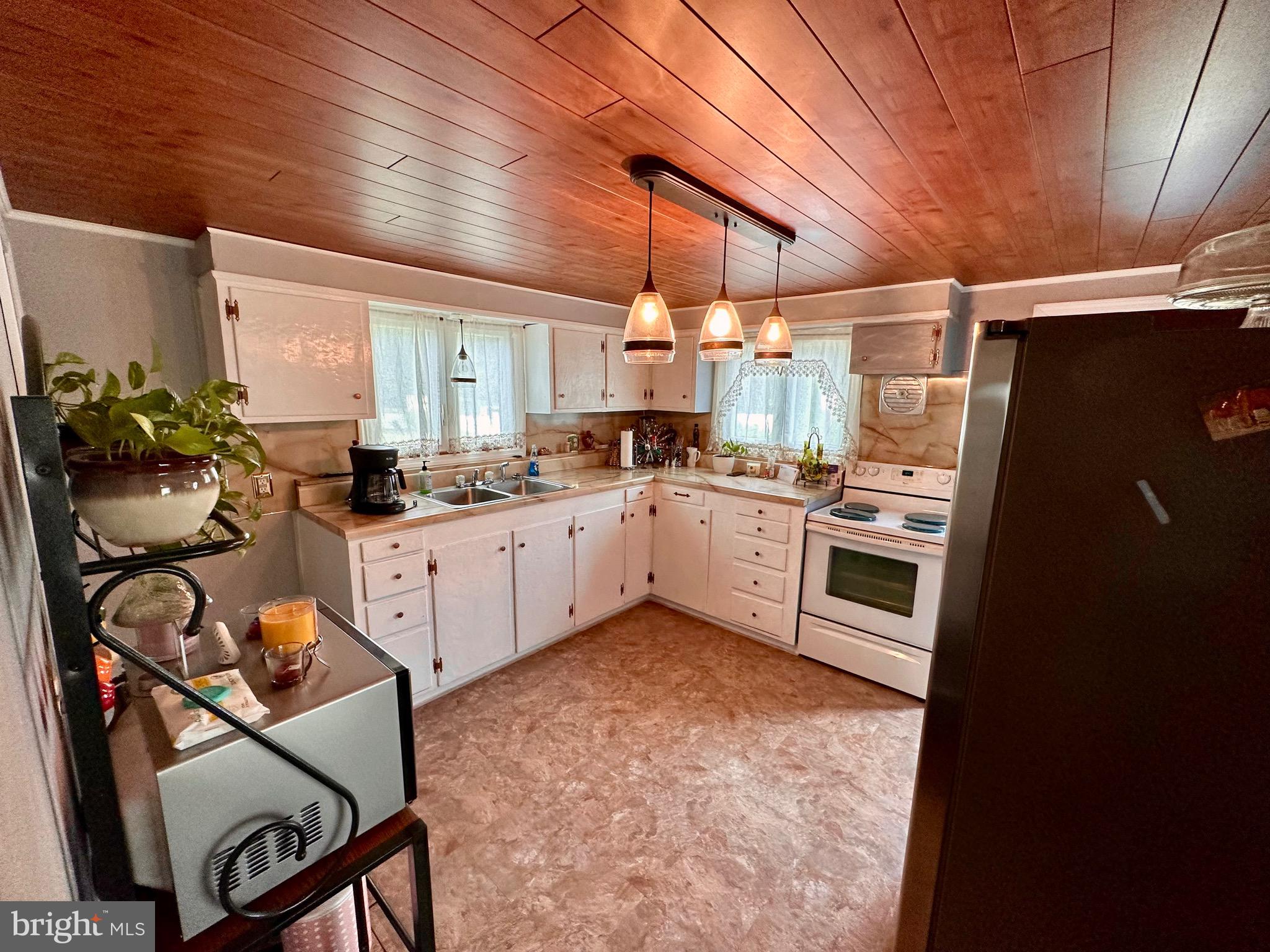 5967 Pine Road Thomasville, PA 17364 - Photo 15 of 25 Gallery Image 15