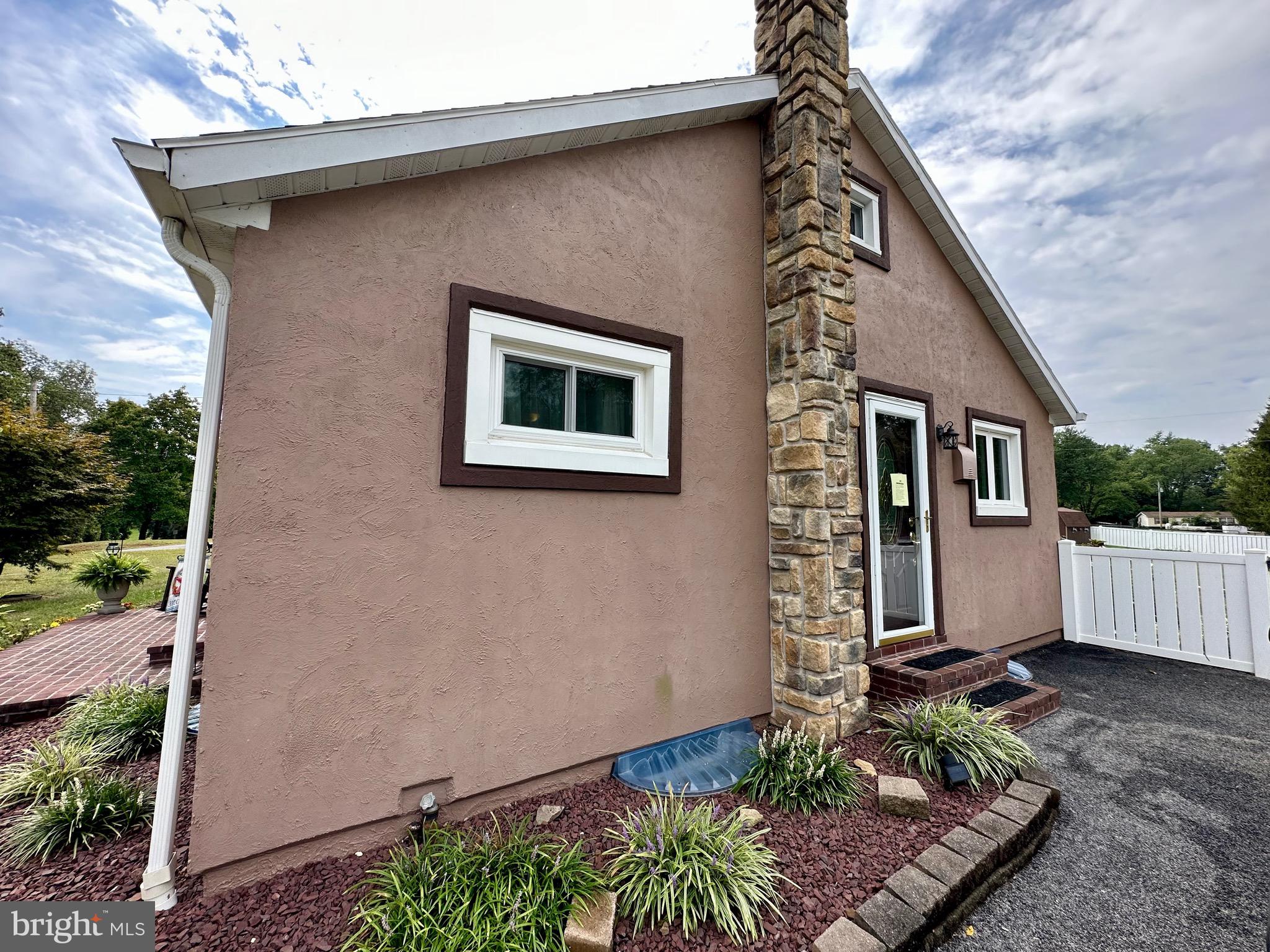 5967 Pine Road Thomasville, PA 17364 - Photo 4 of 25 Gallery Image 4