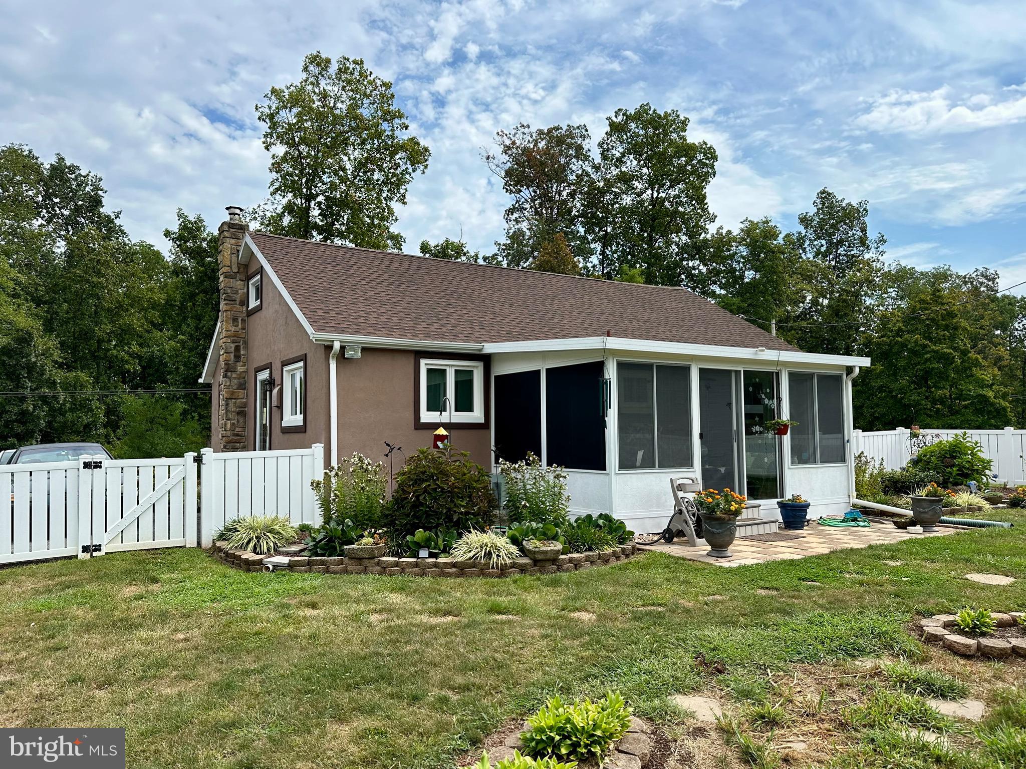 5967 Pine Road Thomasville, PA 17364 - Photo 6 of 25 Gallery Image 6