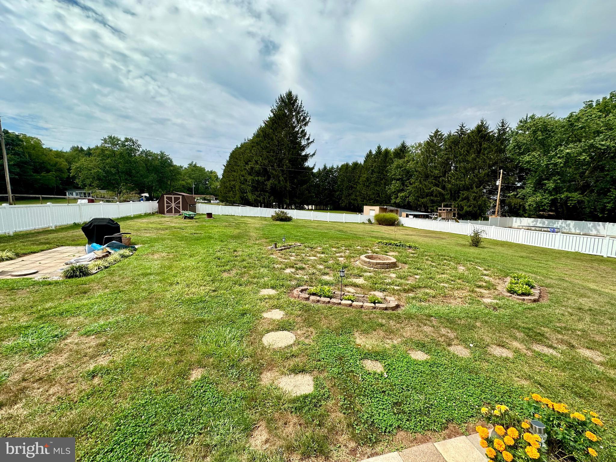 5967 Pine Road Thomasville, PA 17364 - Photo 7 of 25 Gallery Image 7