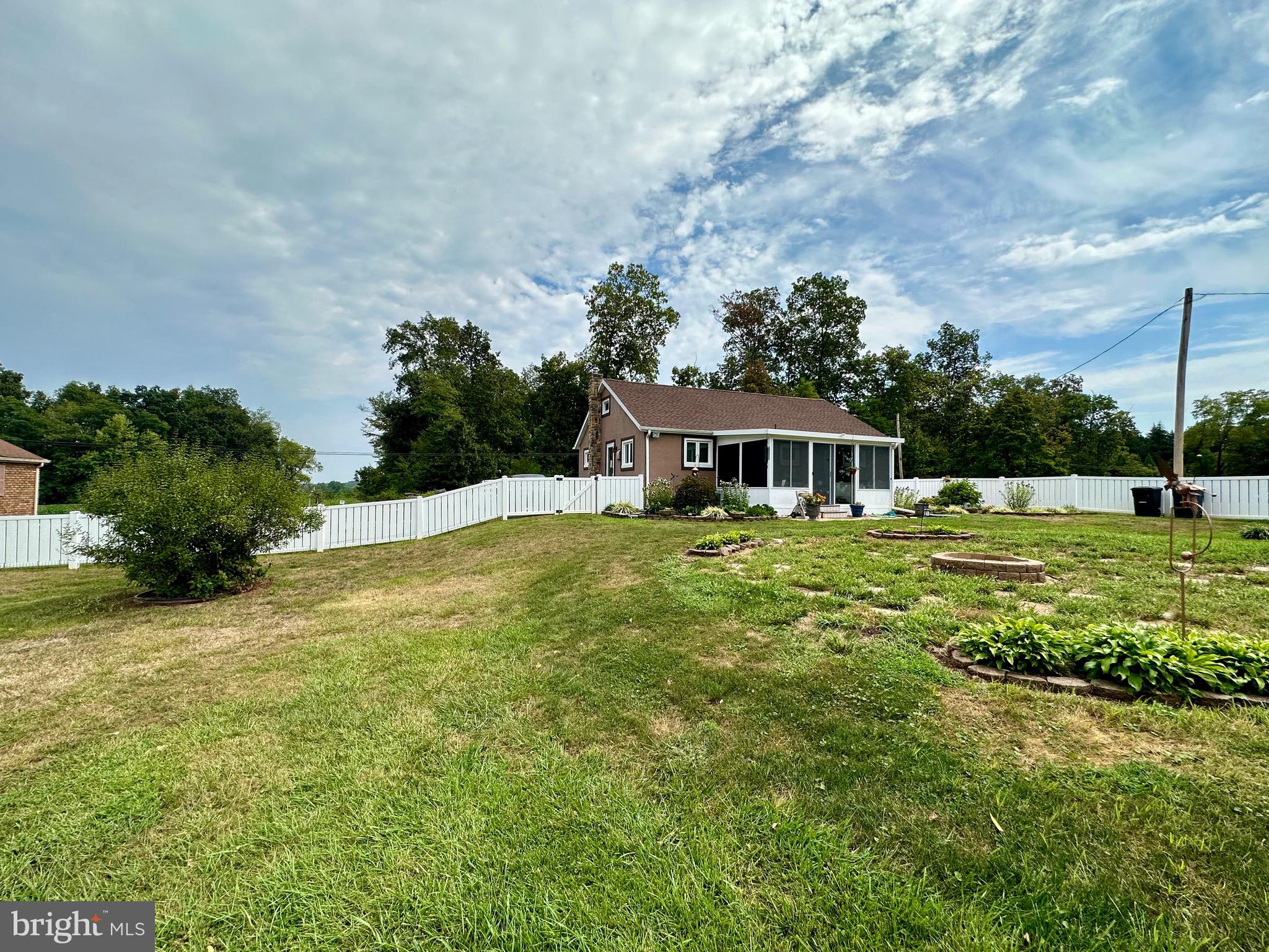 5967 Pine Road Thomasville, PA 17364 - Photo 8 of 25 Gallery Image 8