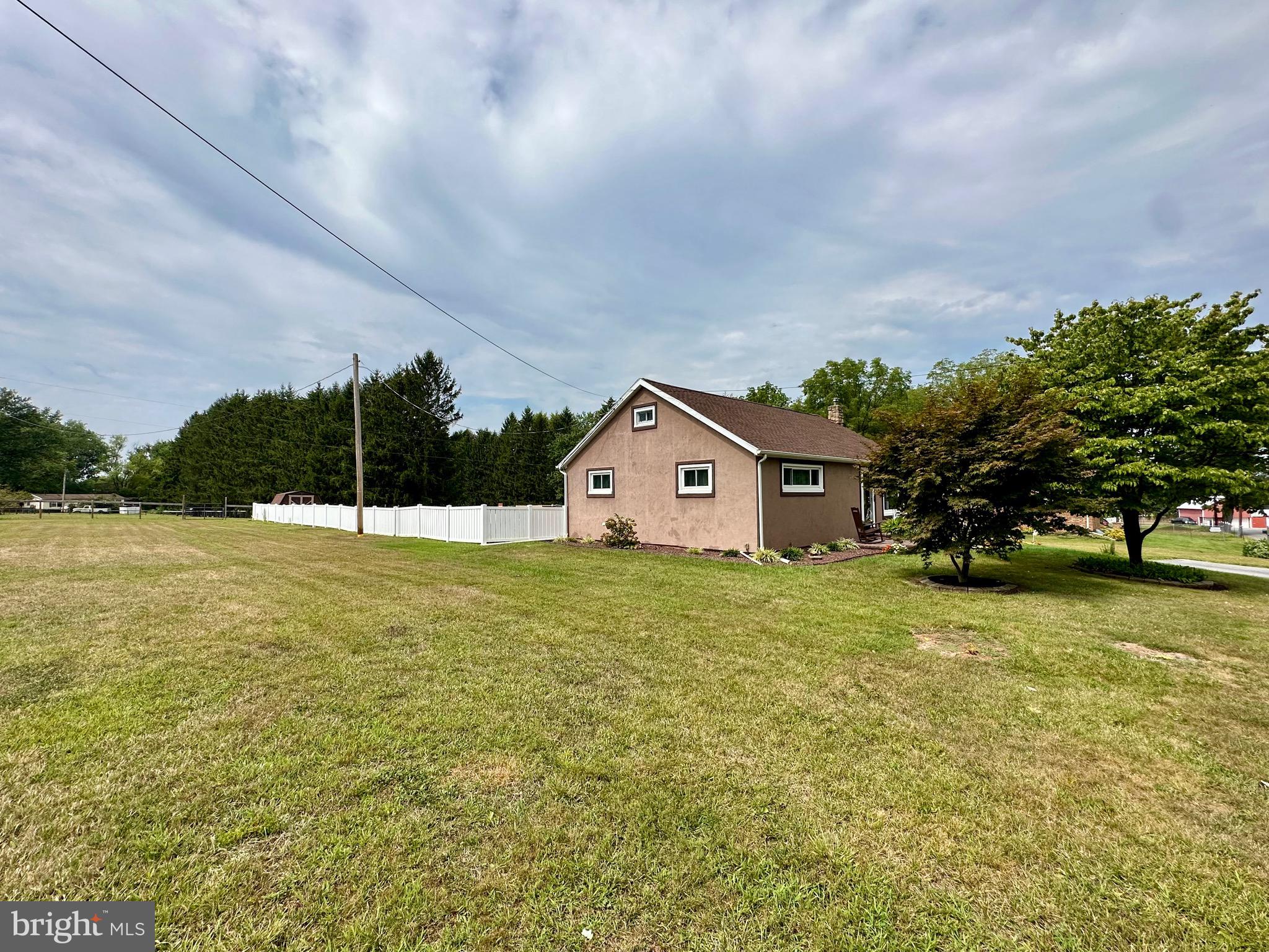 5967 Pine Road Thomasville, PA 17364 - Photo 9 of 25 Gallery Image 9