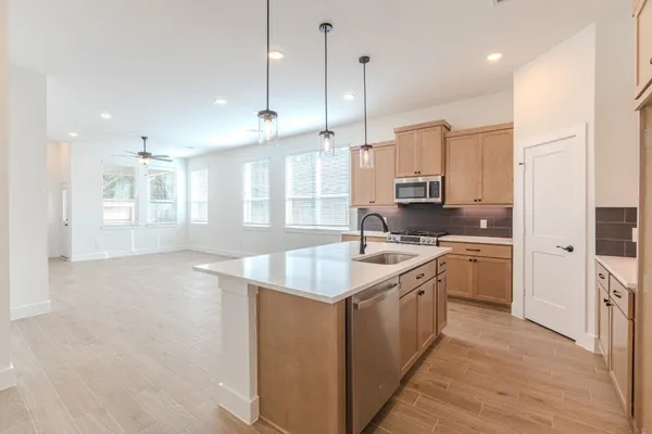 $2,600 | 676 Crested Duck Court, Willis, TX 77318