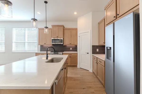 $2,600 | 676 Crested Duck Court, Willis, TX 77318