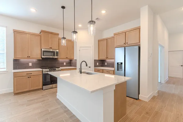 $2,600 | 676 Crested Duck Court, Willis, TX 77318