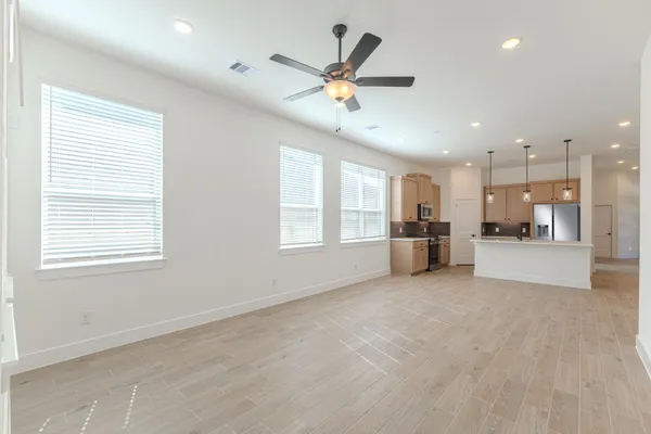 $2,600 | 676 Crested Duck Court, Willis, TX 77318