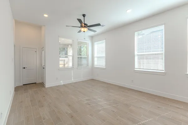 $2,600 | 676 Crested Duck Court, Willis, TX 77318