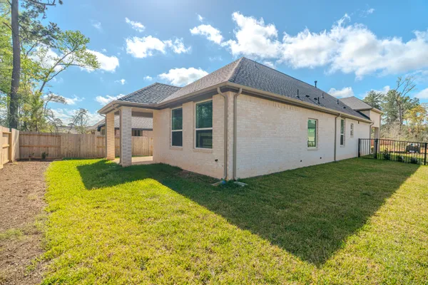 $2,600 | 676 Crested Duck Court, Willis, TX 77318