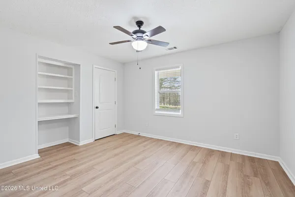 $284,900 | 718 Flag Lake Road, Sarah, MS 38665