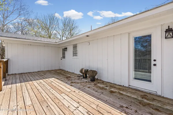 $284,900 | 718 Flag Lake Road, Sarah, MS 38665