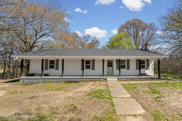 $284,900 | 718 Flag Lake Road, Sarah, MS 38665