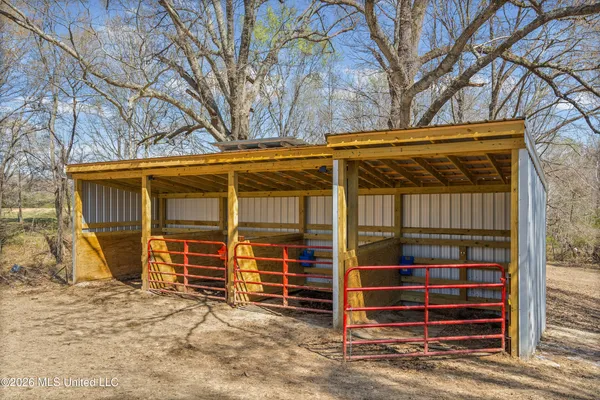 $284,900 | 718 Flag Lake Road, Sarah, MS 38665