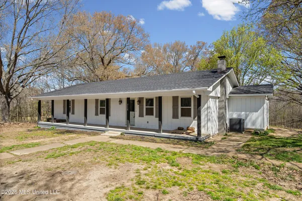 $284,900 | 718 Flag Lake Road, Sarah, MS 38665