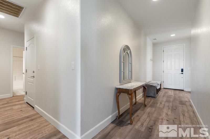2063 Whitecliff Drive Reno, NV 89521 - Photo 4 of 31 Photo 4