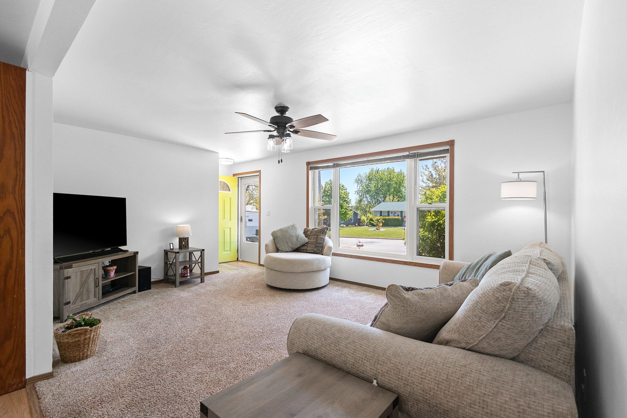 252 Garden View Lane Denmark, WI 54208 - Photo 6 of 47