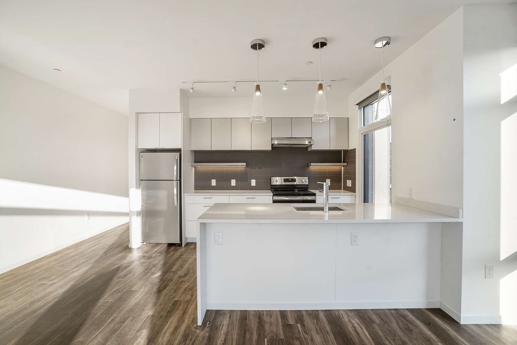 839 Beacon Street, Unit 406 Boston, MA 02215 - Photo 6 of 29