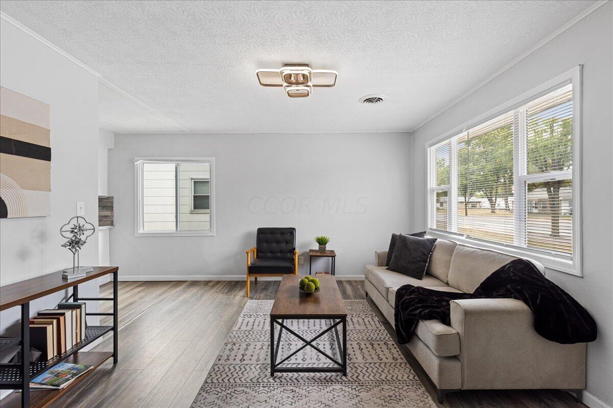 178 South Yearling Road Columbus, OH 43213 - Photo 1 of 32 12-0X6A0244