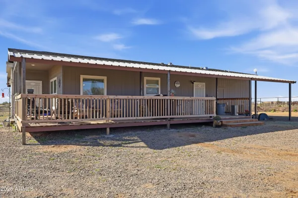$685,000 | 22454 West Steel Horse Road, Congress, AZ 85332