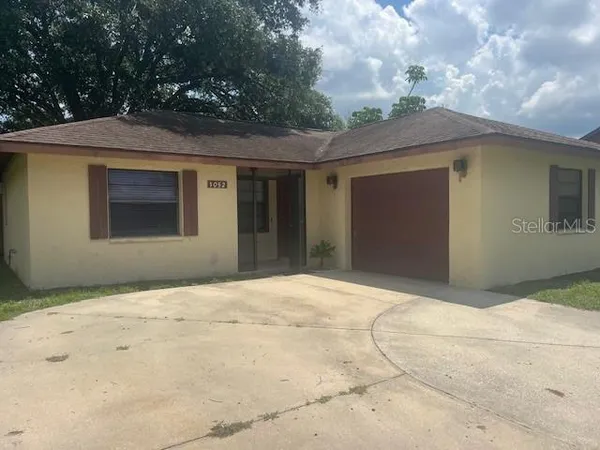 $2,195 | 1052 Deer Hollow Boulevard, Sarasota, FL 34232