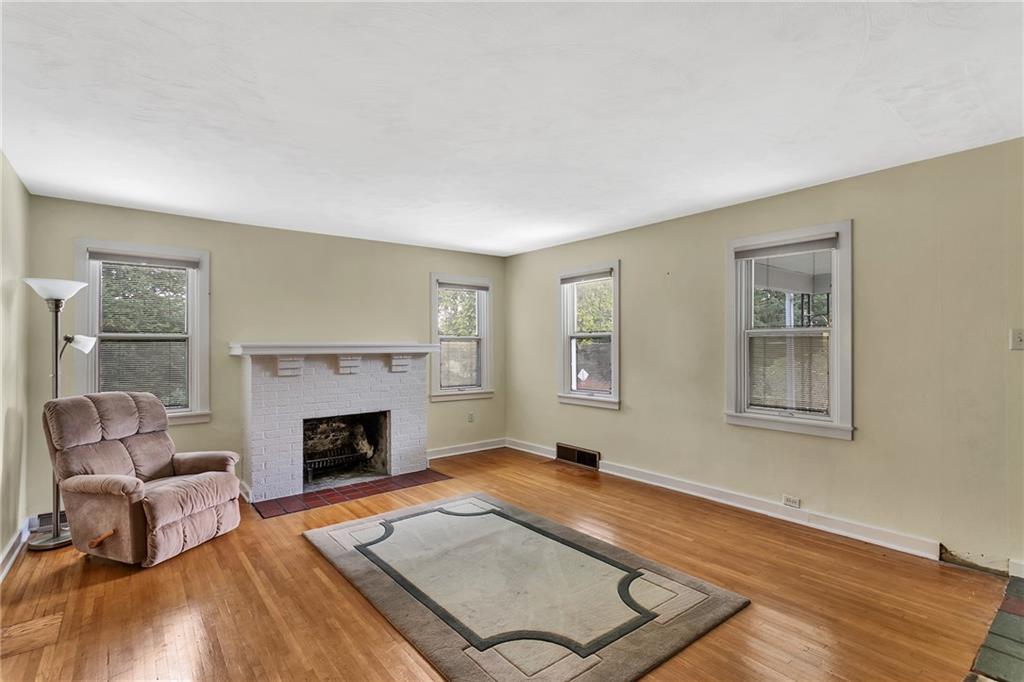 5314 Hardt Road Gibsonia, PA 15044 - Photo 6 of 23 Gallery Image 6
