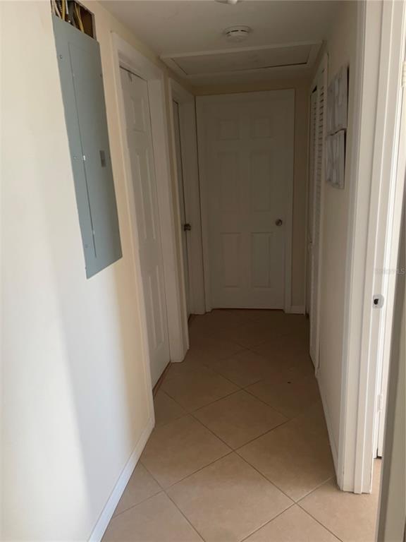 744 Gran Kaymen Way Apollo Beach, FL 33572 - Photo 10 of 12 a view of a hallway
