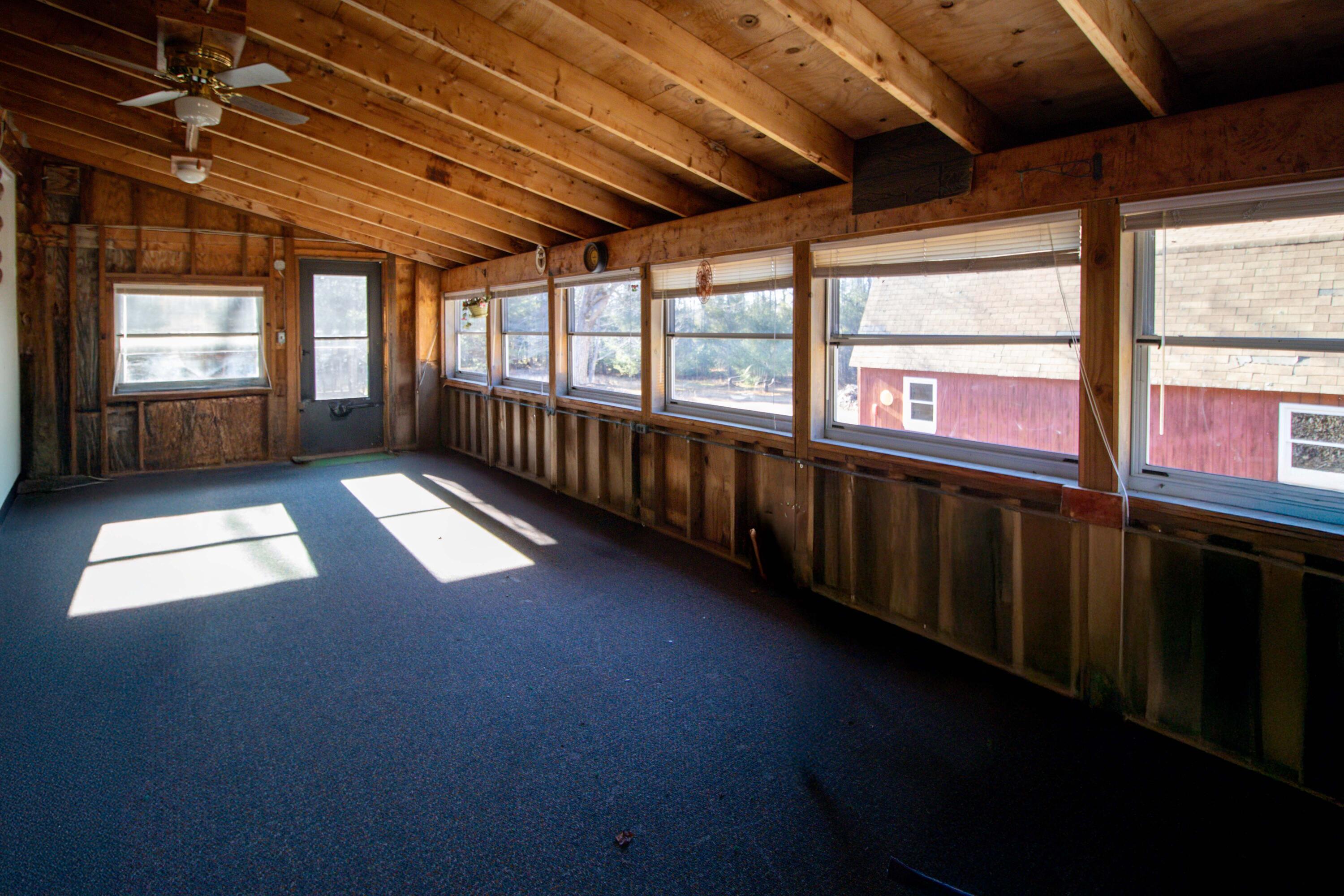 395 River Road Standish, ME 04084 - Photo 22 of 44 Screened In Porch
