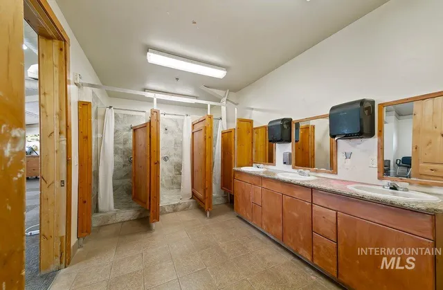 $3,750,000 | 5001 Cherry Gulch Lane, Emmett, ID 83617