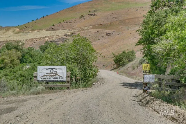 $3,750,000 | 5001 Cherry Gulch Lane, Emmett, ID 83617