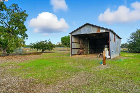 $2,495,000 | 2072 South Vasco Road, Livermore, CA 94550