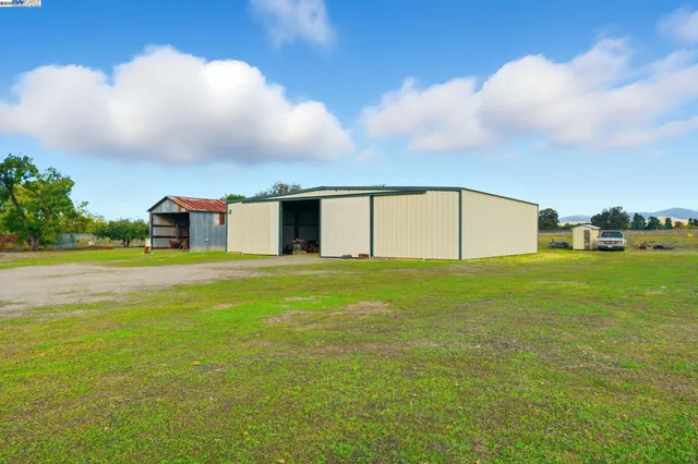 $2,495,000 | 2072 South Vasco Road, Livermore, CA 94550