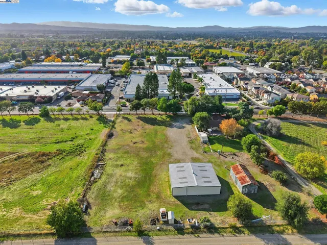 $2,495,000 | 2072 South Vasco Road, Livermore, CA 94550