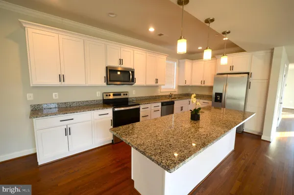 $3,500 | 3541 Oak Drive, Edgewater, MD 21037