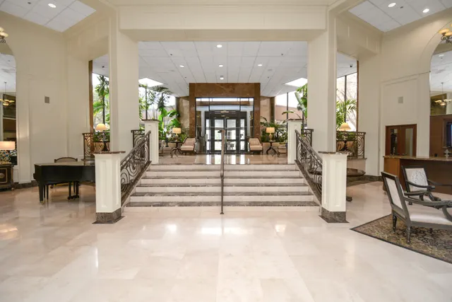 $1,600 | 3525 Sage Road, Unit 1314, Houston, TX 77056