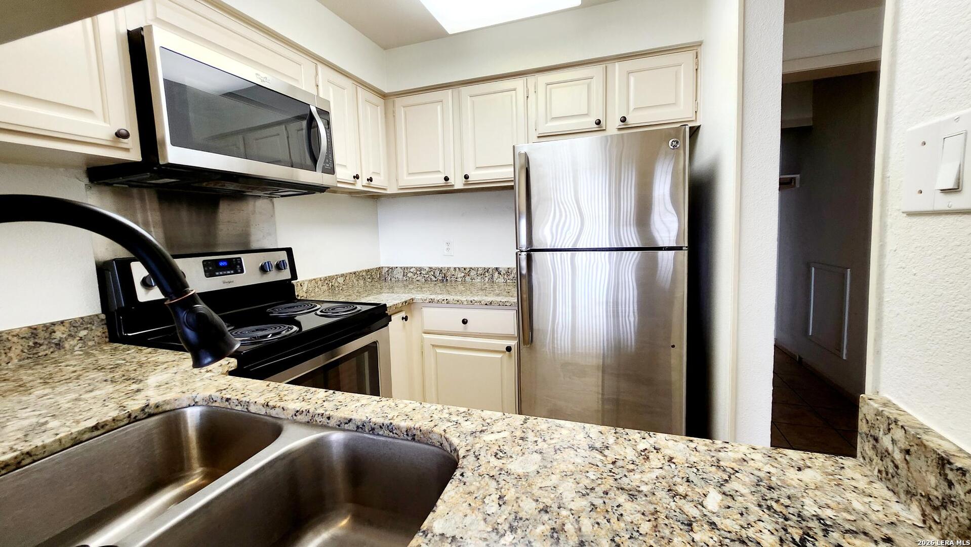 7701 Wurzbach Road, Unit 1507 San Antonio, TX 78229 - Photo 5 of 19