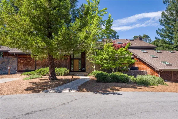 $3,995,000 | 90 Hayfields Road, Portola Valley, CA 94028