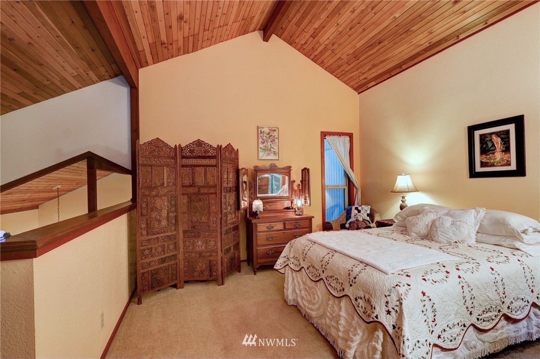 16755 Seminole Road Northeast Poulsbo, WA 98370 - Photo 13 of 25