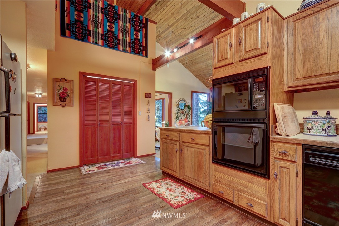 16755 Seminole Road Northeast Poulsbo, WA 98370 - Photo 8 of 25