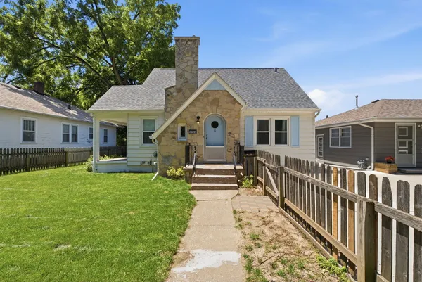 $164,000 | 3744 12th Street, Rock Island, IL 61201