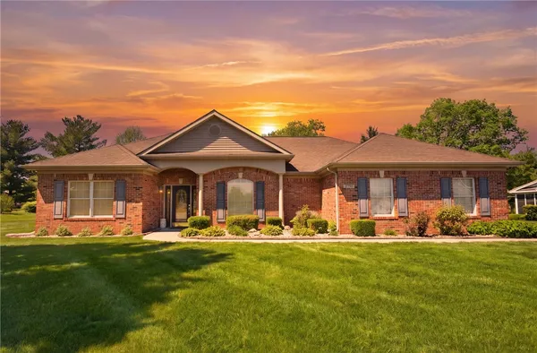 $299,500 | 1709 Broadmoor, Mattoon, IL 61938