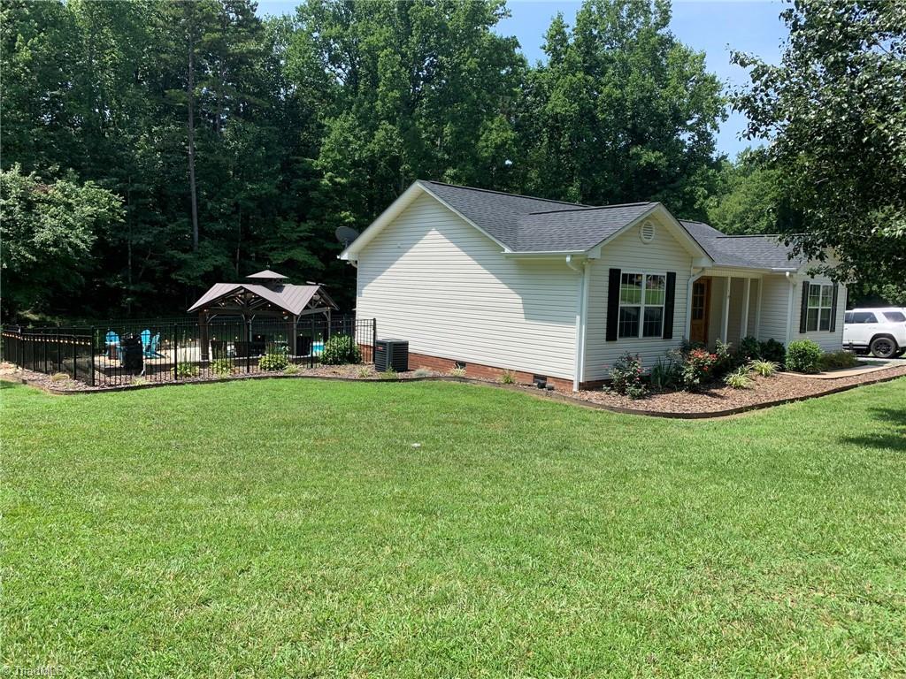 114 Billy Smith Road Lexington, NC 27292 - Photo 4 of 25 Gallery Image 4