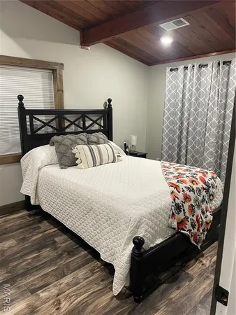 $468,000 | 2255 Lakeshore Drive, Cuba, MO 65453